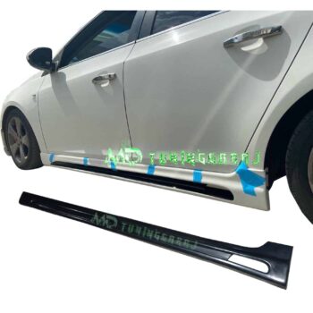 Yüksek performanslı araç yan basamakları ve yan şerit koruma aksesuarları, MD Tuning Garaj kalitesiyle detaylandırılmıştır.