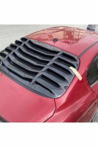Yüksek performanslı araba ön ızgarası ve hava girişleri, MD Tuning Garaj ile uyumlu otomobil modifikasyonu.