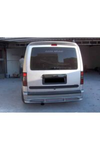 Arka planda araç gövdesine uygun modifikasyonlar yapılmış panel van, İstanbul'da otomobil tuning ve modifiye hizmetleri, yüksek performans ve estetik.