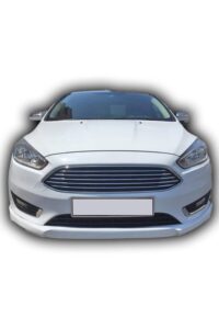 Yüksek performanslı beyaz şehir otomobili, MD Tuning Garaj tarafından modifiye edilmiştir.