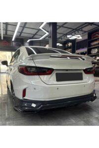 Yüksek performanslı spor araba, MD Tuning Garaj'da özelleştirilmiş detaylar ve modifikasyonlar ile dikkat çekiyor.