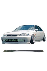 Yüksek performanslı Honda Civic ın modifiye edilmiş jant ve ön lip spoiler detayları.