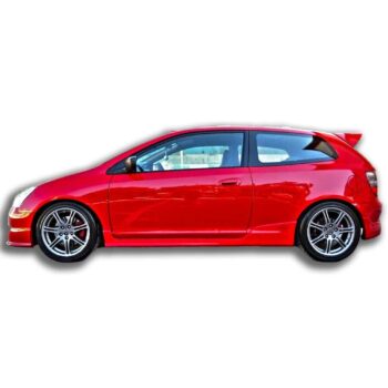 Dinamik kırmızı renkli hız tutkunlarının tercihi sportif hatchback, MD Tuning Garaj servisiyle özelleştirilmiş.