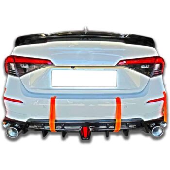 Yüksek performanslı araç arka görünümü, sportif egzoz ve karbon kaplama detaylarıyla McLaren tarzı.