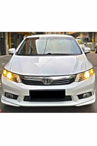 Yol boyu, otomobil, ön görünüm, Beyaz, modern, Volkswagen, aracın detayları, özellikleri, şehir içi kullanım, yüksek performans.