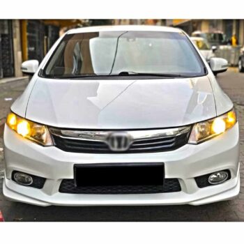 Yol boyu, otomobil, ön görünüm, Beyaz, modern, Volkswagen, aracın detayları, özellikleri, şehir içi kullanım, yüksek performans.