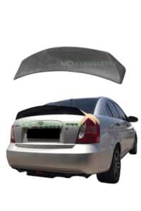 Yüksek performanslı araç spoyleri, LED logo ve şık tasarım ile Hyundai Elantra araba arka görünümüne uyum sağlar.