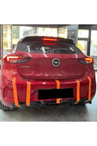Otoğ: opel corsa arka görünüm, spor ve performans odaklı otomobil, araç modifikasyonu ve tuning.