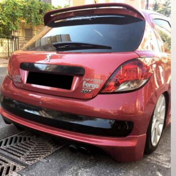 Yarış otomobiline ait renkli arka görünüm, performans ve modifikasyon detayları, MD Tuning Garaj'da uzmanlıkla yapılmış.