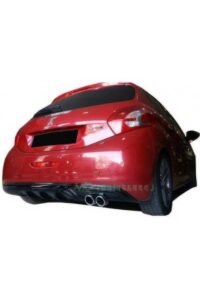 Red Renault Megane Coupe arka görünüm ile otomobil on yüze konumlandırılmıştır.