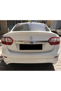 Arka Renault Fluence otomobil, beyaz renk ve şık tasarım. Tuning ve modifiye hizmetleri için ideal araç.