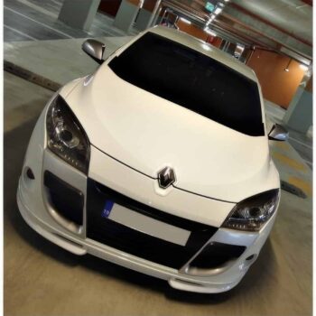 Renault sport otomobil, tam boy, modern tasarım, yüksek performanslı araç, MD Tuning Garaj hizmetleriyle hazırlanmış.