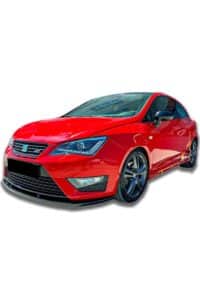 Yüksek performanslı kırmızı spor araba, otomobil modifikasyonu ve tuning uzmanlığıyla öne çıkıyor.