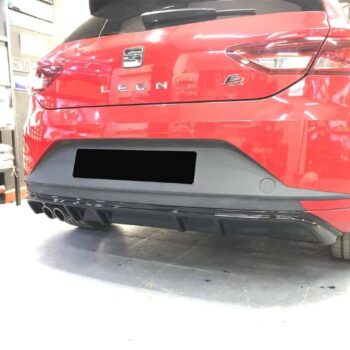 Yüksek performanslı araba arka tampon ve egzoz sistemi, MD Tuning Garaj özel modifikasyonu.