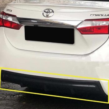 Yol altı spoyler ile Toyota Corolla arka kısmı, OEM ve modifiye araçlar için nesil farkı varken, şık ve aerodinamik oto aksesuar.