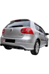 Yolarkası ve arka detaylarıyla VW Golf 1.6 FSI otomobil, performans ve şık tasarımıyla öne çıkıyor.