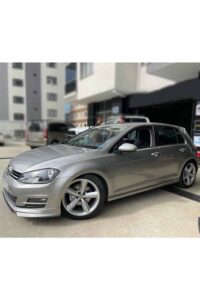 Reverse boyası, performans modifikasyonları ve VW jantlar ile Audi tarzı görünüm.
