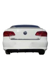 Yüksek performanslı Volkswagen Passat arka görünüm.