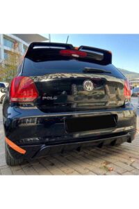 Yüksek performanslı Volkswagen Polo arka görünüm, otomobil modifikasyonu ve tuning hizmetleri.
