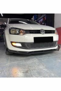 Yüksek performanslı Volkswagen araba, uzman otomobil tamiri ve modifikasyonu hizmetleri.