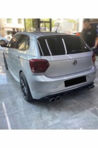 Yüksek performanslı VW Golf modifiye araca detaylı görünüm.