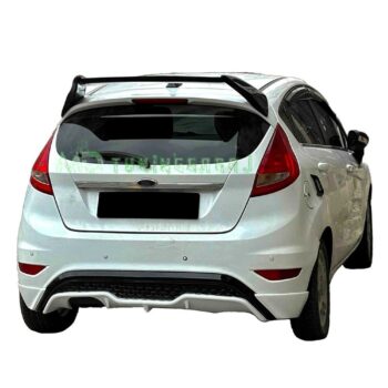 Yüksek performanslı otomobil modifikasyonu, şık tasarım ve aerodinamik spor egzoz sistemi ile M D Tuning Garaj.