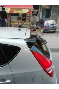 prod-307610-e8985a7b-f897-4651-a321-e8df85e93a18-hyundai-i30-2008-2011-spoiler-scaled.jpg