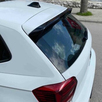 Yüksek performanslı araba modifikasyonu, spor araba aksesuarları ve otomobil yan spoilerleri.