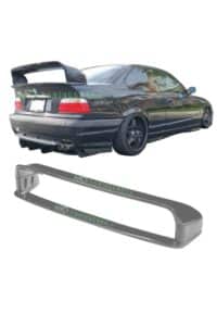 Yüksek performanslı BMW E46 M3 spor araba ve karbon fiber spoiler.