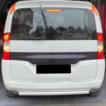 Yenilenmiş minibüs arka görünüm, oto bakım ve modifikasyon, MD Tuning Garaj hizmetleri.