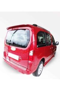 Yüksek kaliteli kırmızı hatchback araç, MD Tuning Garaj uzmanlığı ile modifiye ve bakım hizmeti.