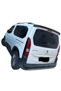 Fiat Doblo 2023-2025 Yeni Kasa Uyumlu Parlak Siyah Boyalı Plastik Spoiler